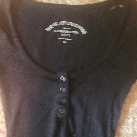 Aeropostale Black Fitted Short Sleeve Buttoned Tee - Picture 4 of 7